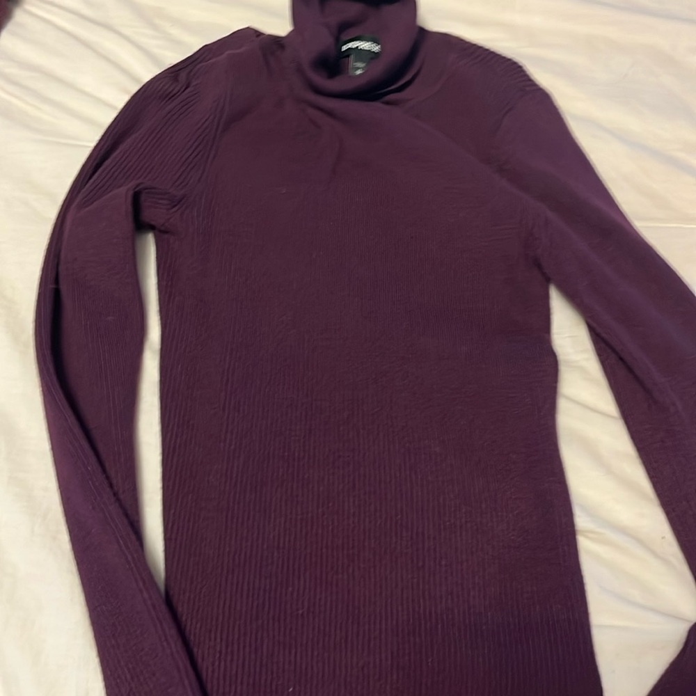 Express purple ribbed turtleneck side S